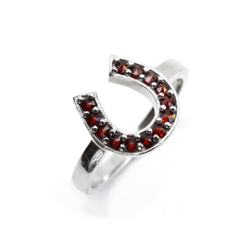 Stříbrný prsten podkova s českými granáty